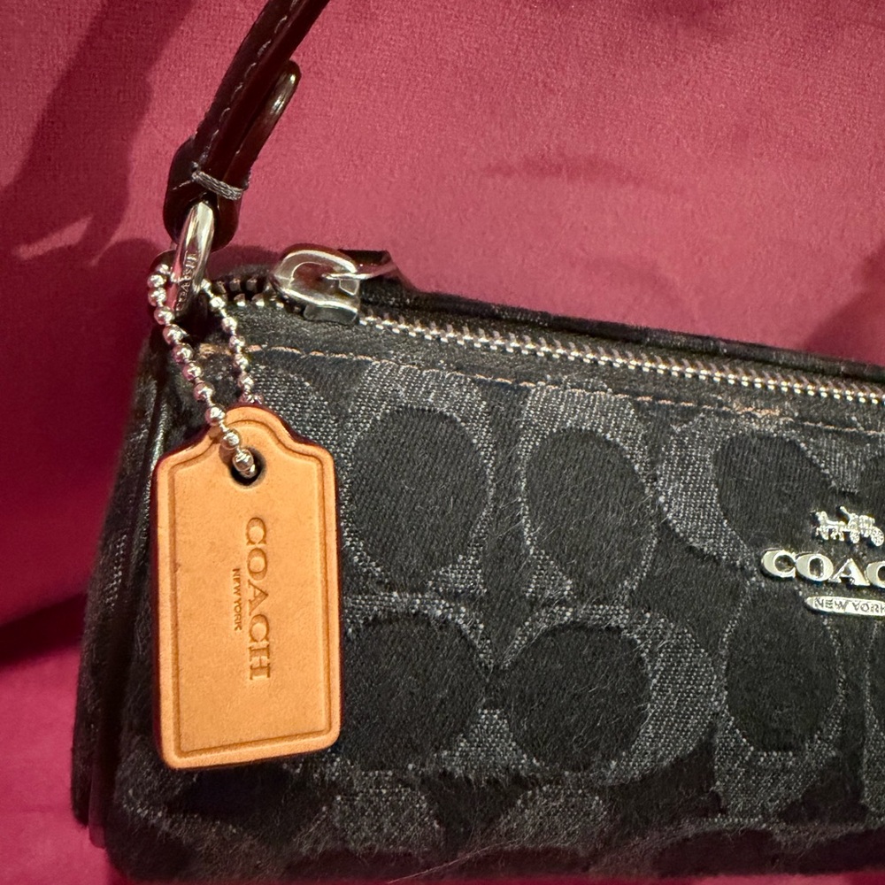 Coach Black Signature Cylinder bag - Picture 2 of 5